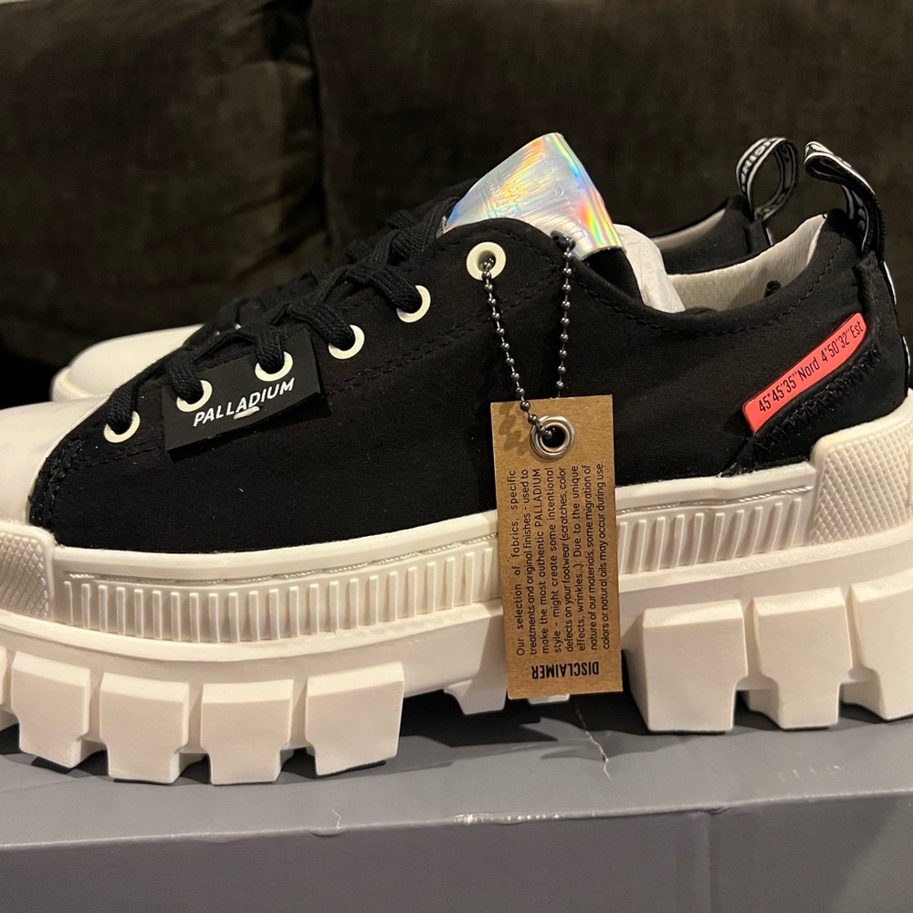 Palladium Revolt Lo Tx Black and White Platform Sneakers - Picture 4 of 5